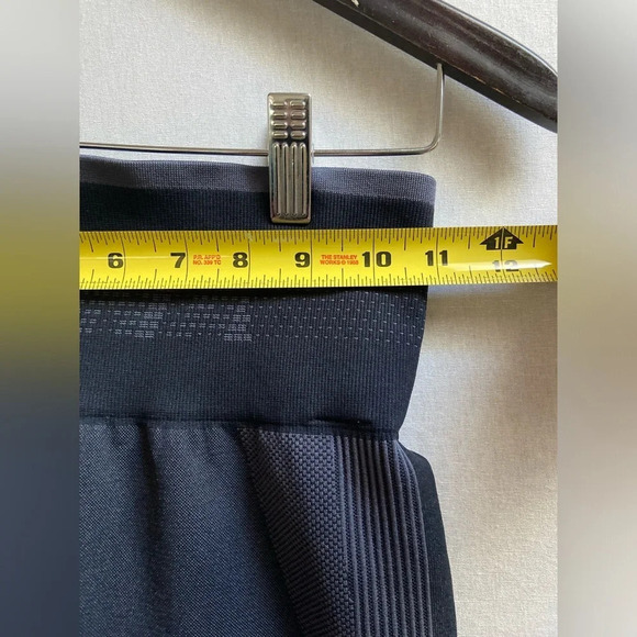 Aritzia  TNA Seamless Compression Ventura Biker Shorts Sz XS - Picture 12 of 12